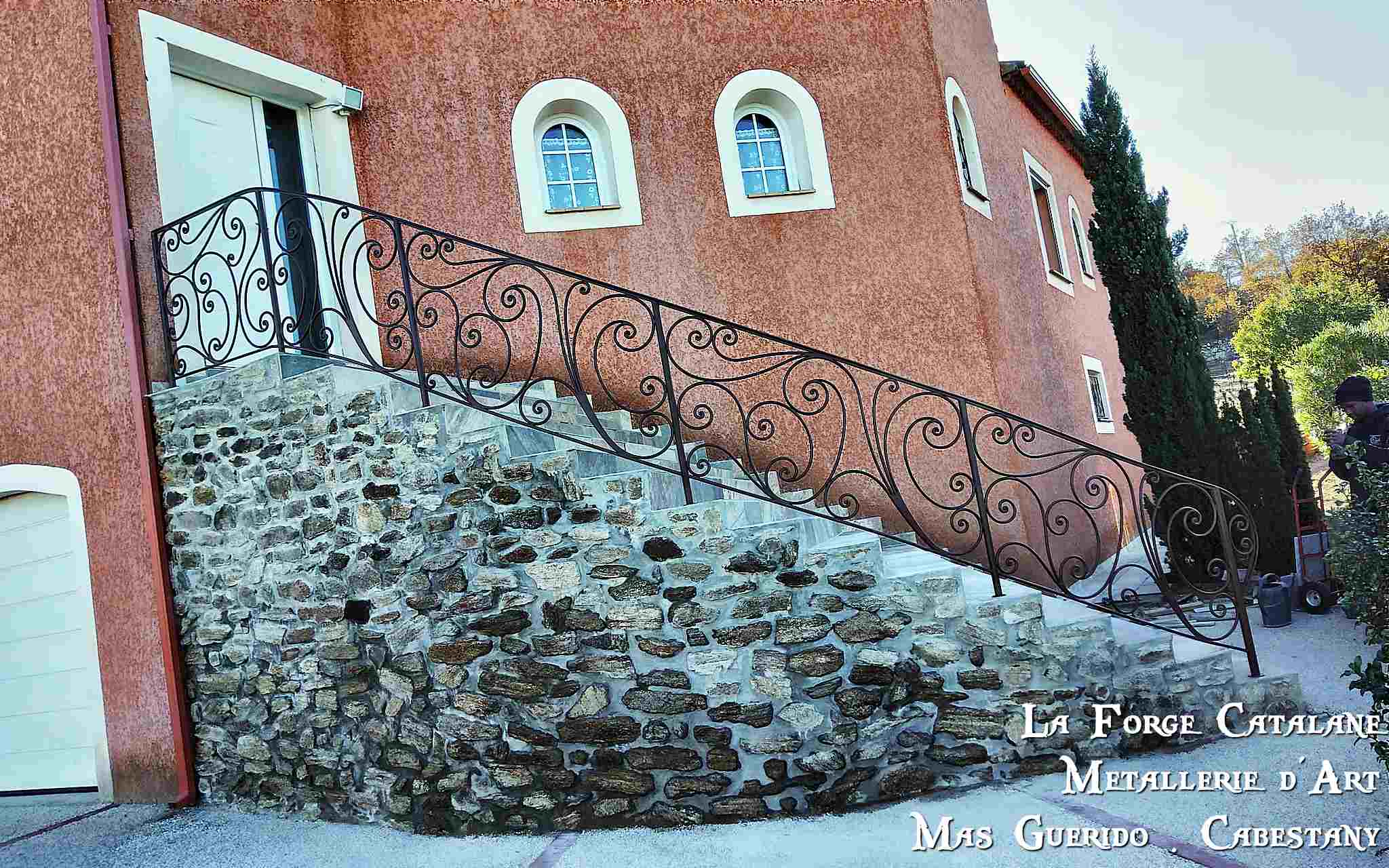 rampant remplissage grosse volutes Forge Catalane.jpg